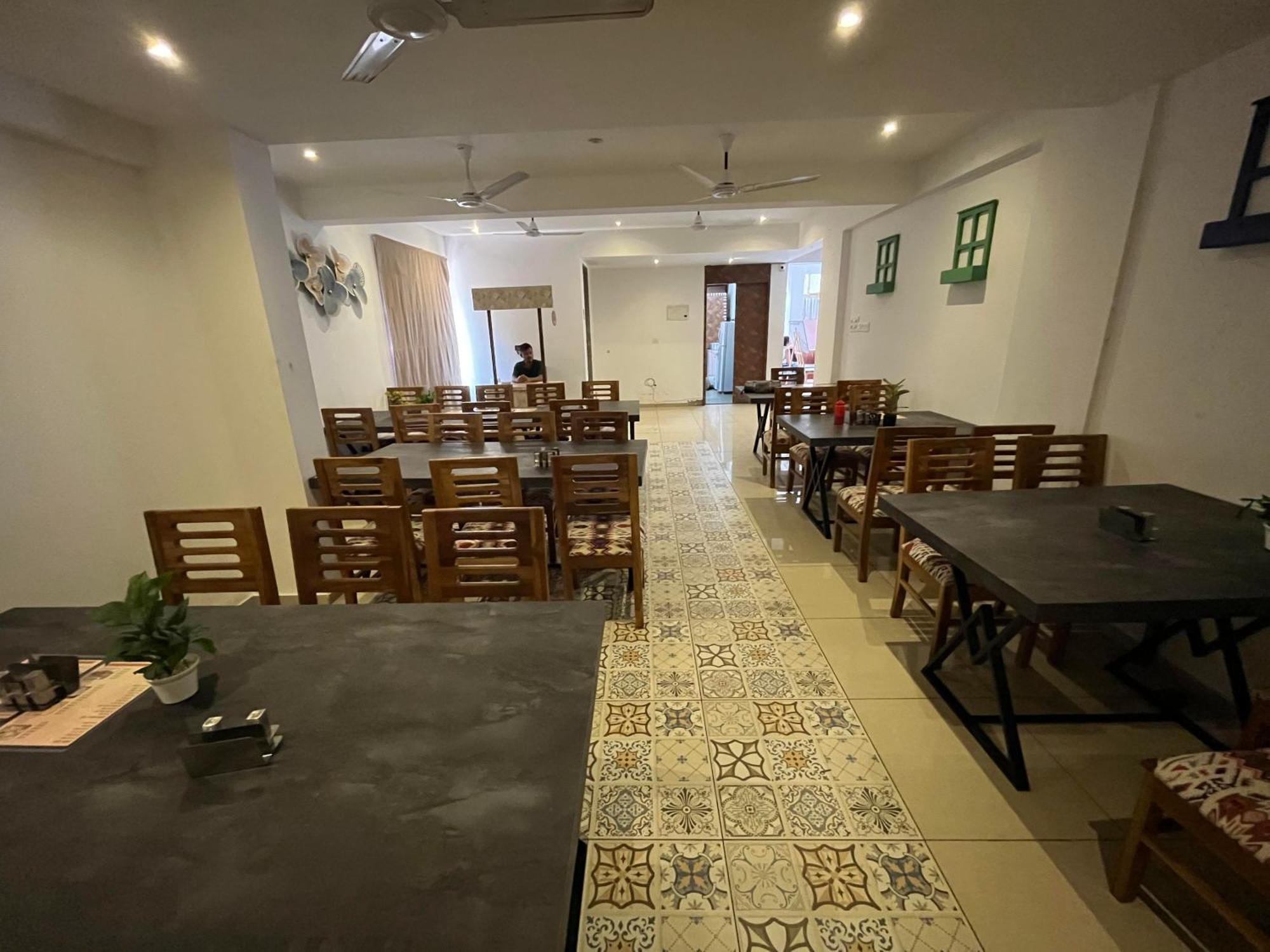 Goa Stay Hotel Calangute Exterior photo